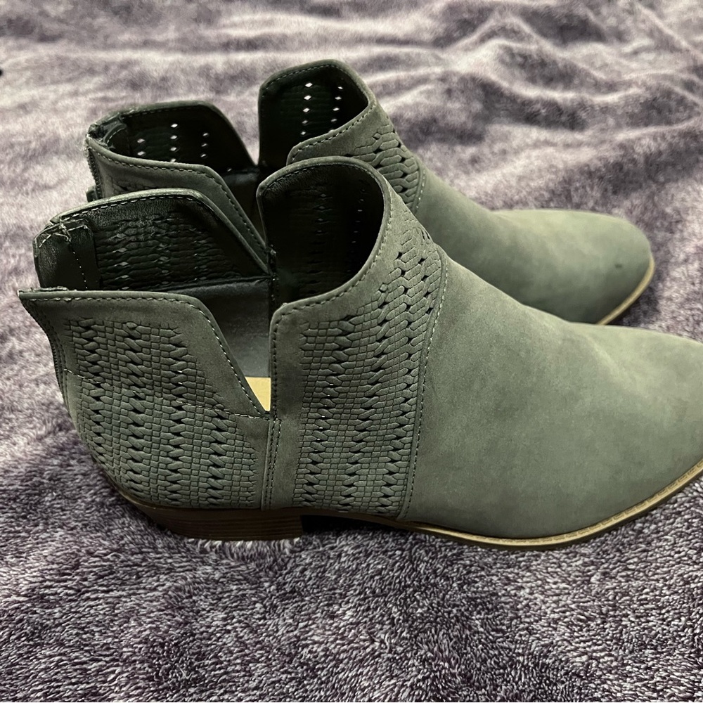 Suede grey ankle boots